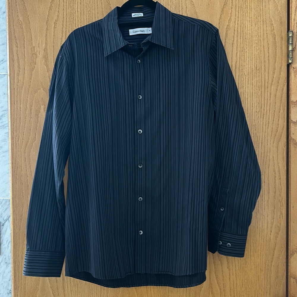 Calvin Klein black stripe men’s shirt size medium